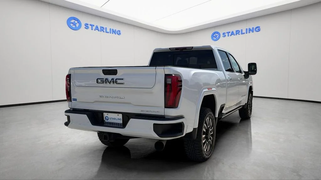 Used 2024 White Frost Tricoat GMC Denali Ultimate image 8