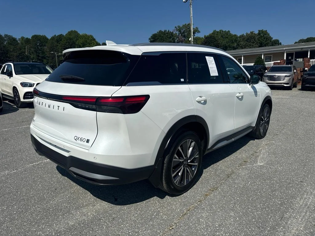 Used 2026 White INFINITI LUXE image 5