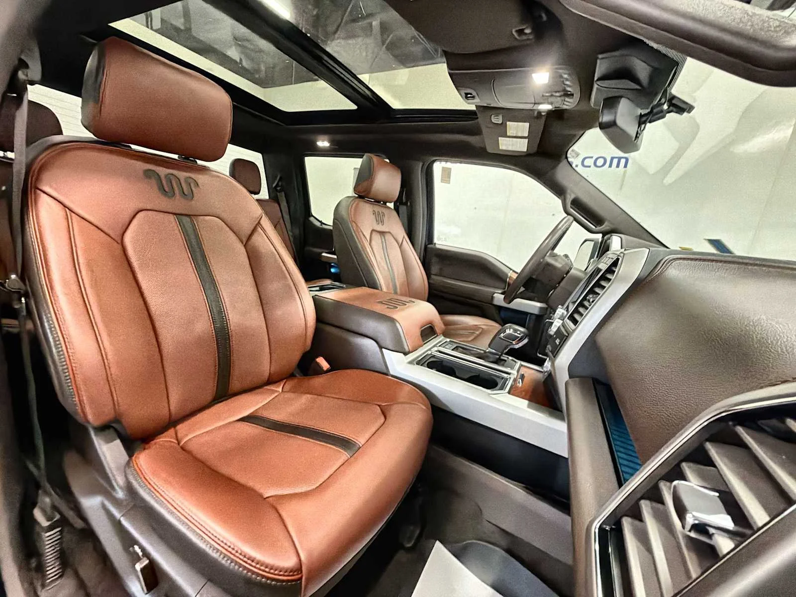 Used 2020 Blue Jeans/Stone Gray Ford King Ranch image 26