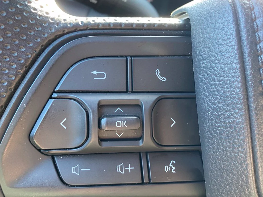 Used 2025  Toyota SR5 image 25