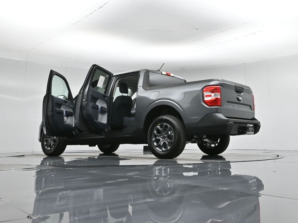 New 2026 Carbonized Gray Metallic Ford XLT image 3