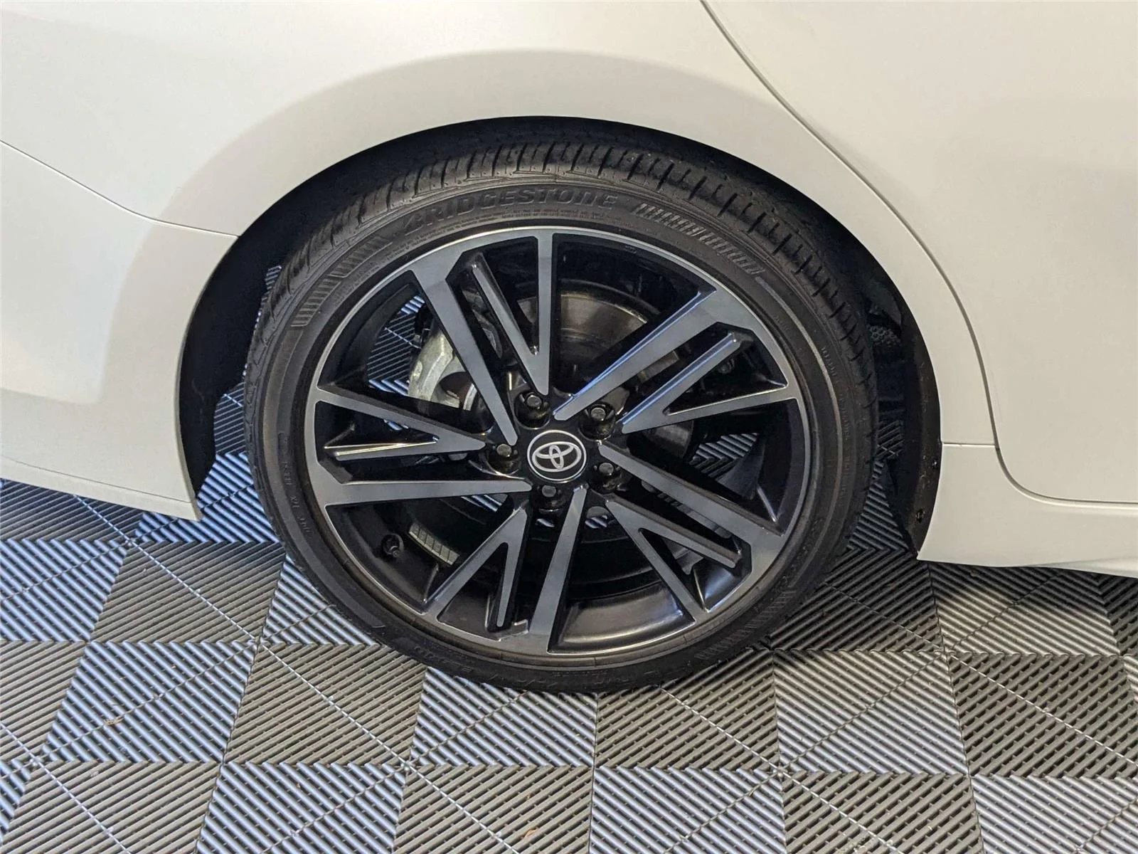 2025 Toyota Camry XSE - Photo 10