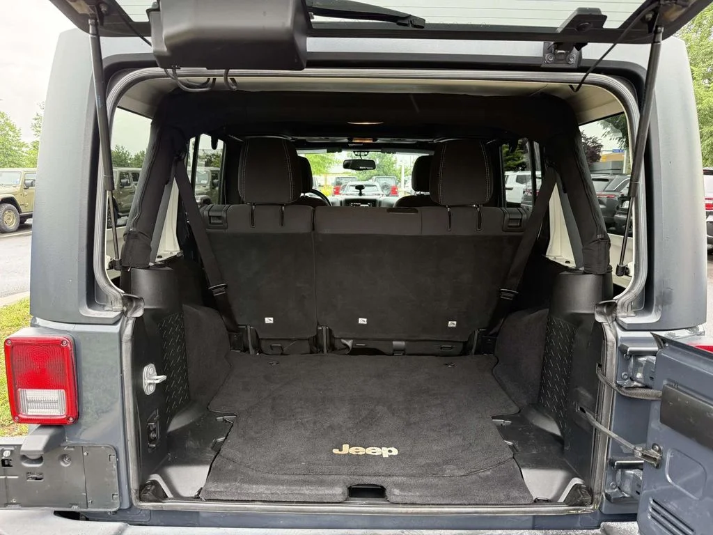 Used 2017 Black Jeep Unlimited Rubicon image 33