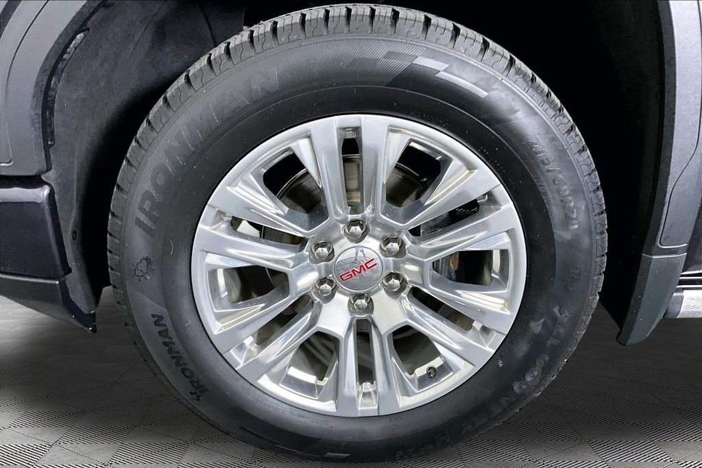 Used 2023 Silver GMC Denali image 29