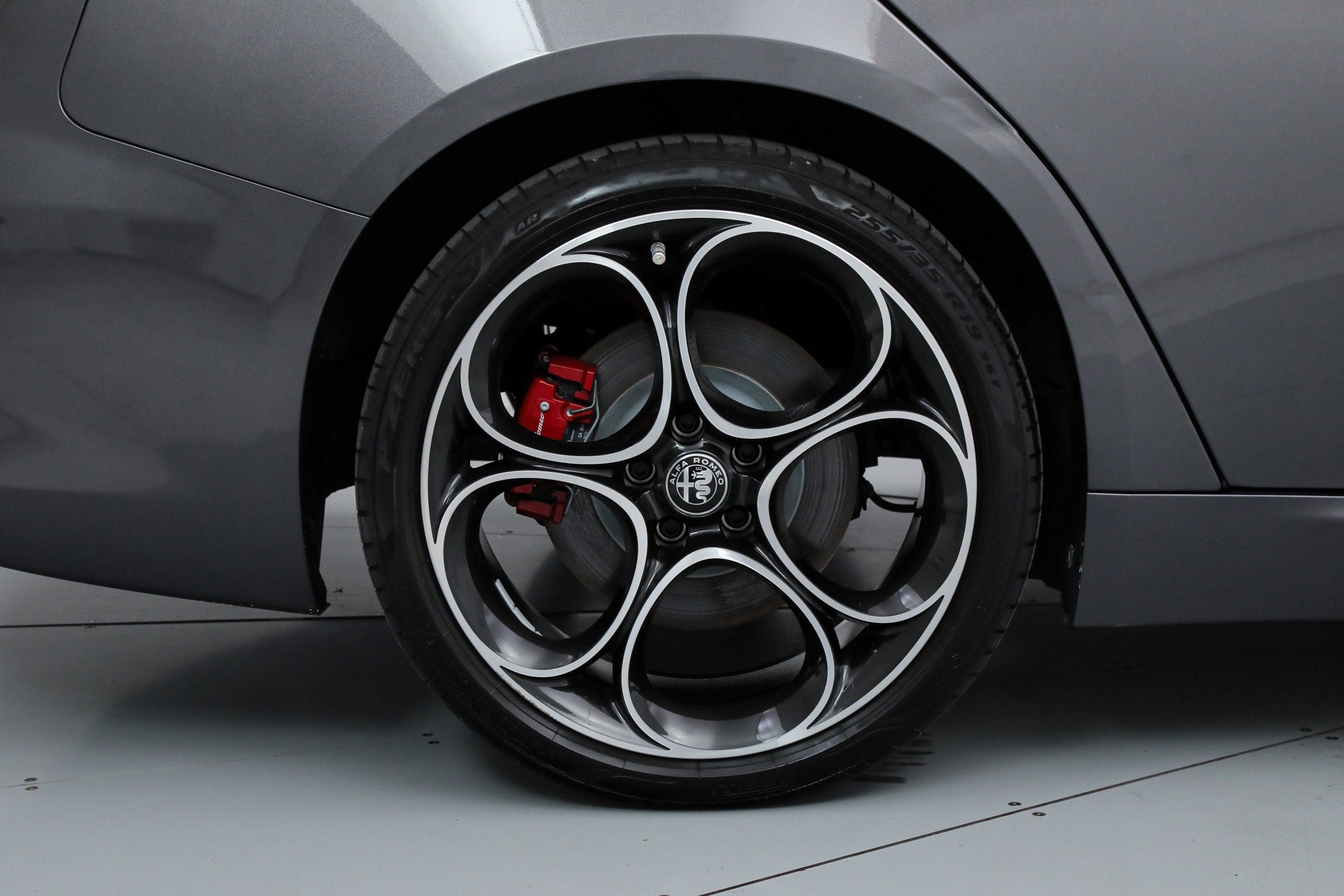 Used 2023 Gray Alfa Romeo Veloce image 22