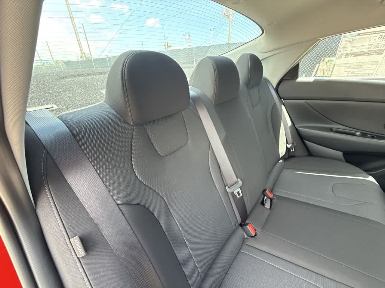 2025 Hyundai Elantra SE - Photo 26