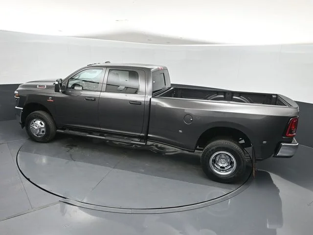 New 2026 Granite Crystal Metallic Clear-Coat Exterior Paint RAM Tradesman image 34