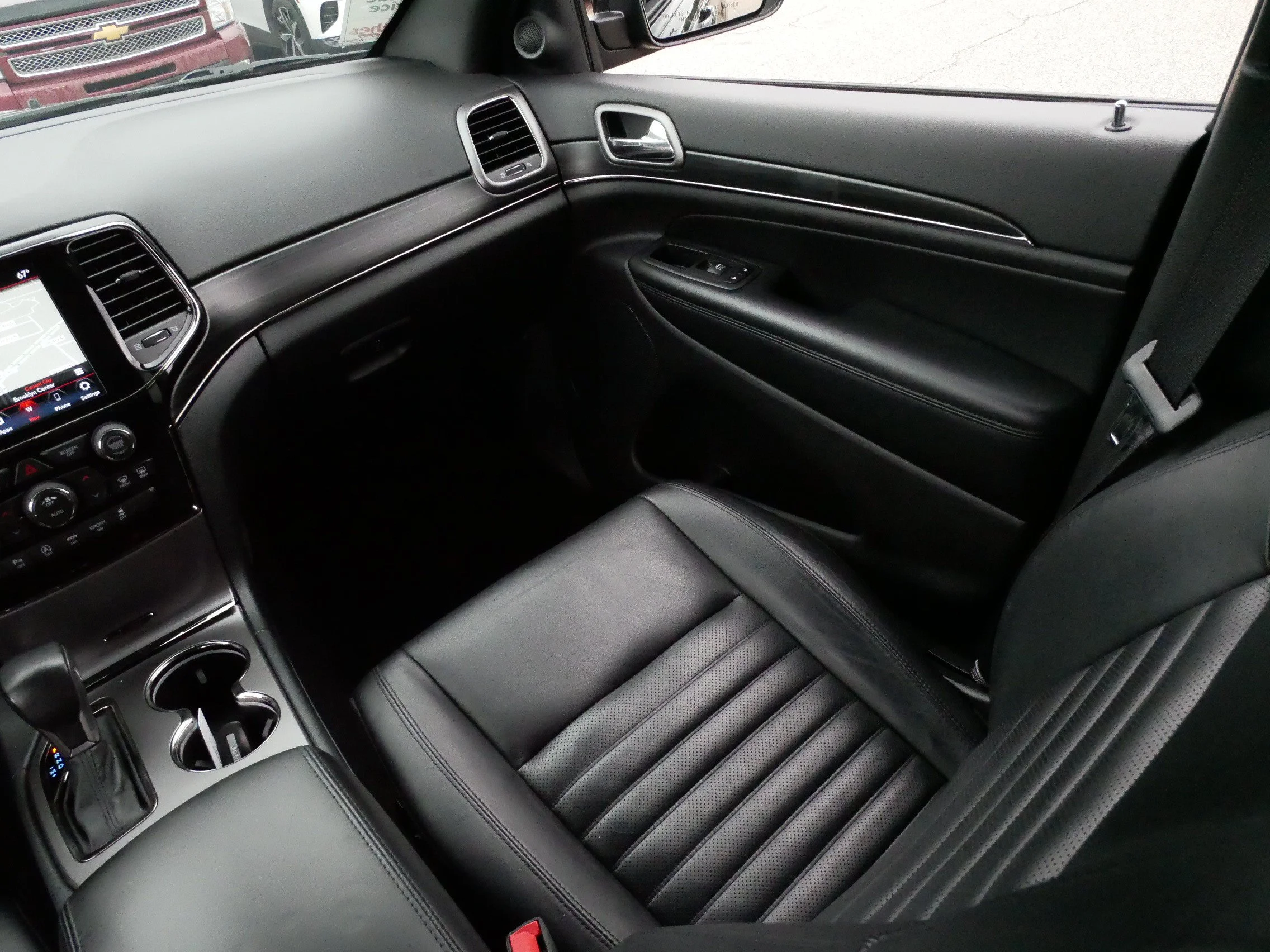 Used 2020 Diamond Black Crystal Pearlcoat Jeep Limited X image 11