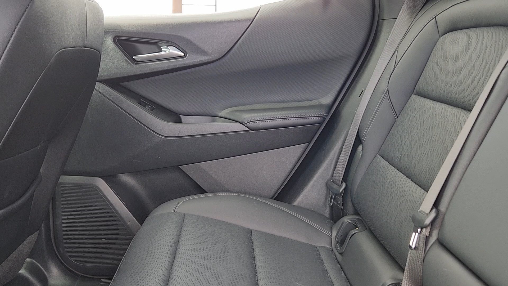 2025 Chevrolet Equinox LT - Photo 16