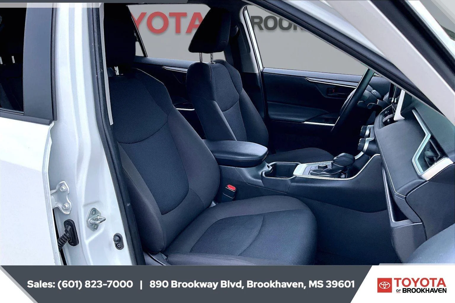 Used 2025 Ice Cap Toyota Hybrid LE image 6