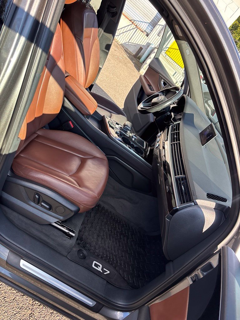 Used 2019 Gray Audi 55 Premium image 31