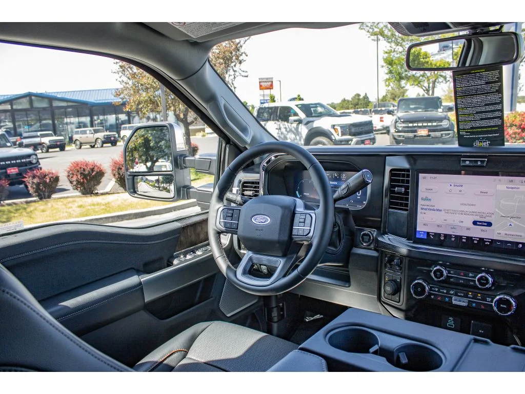 New 2026 OXFORD WHITE Ford LARIAT image 25