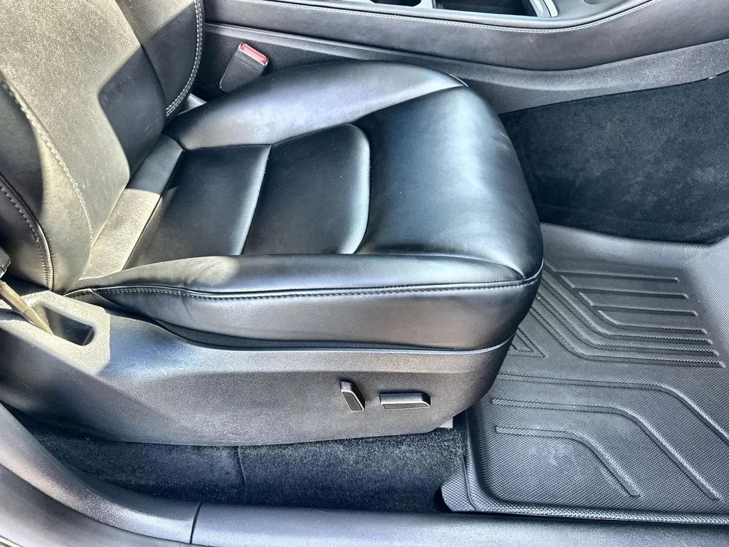 Used 2024  Tesla Long Range image 28