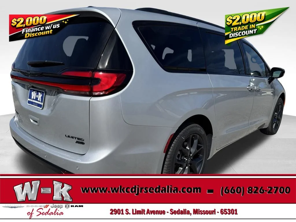 2026 Chrysler Pacifica Limited - Photo 4