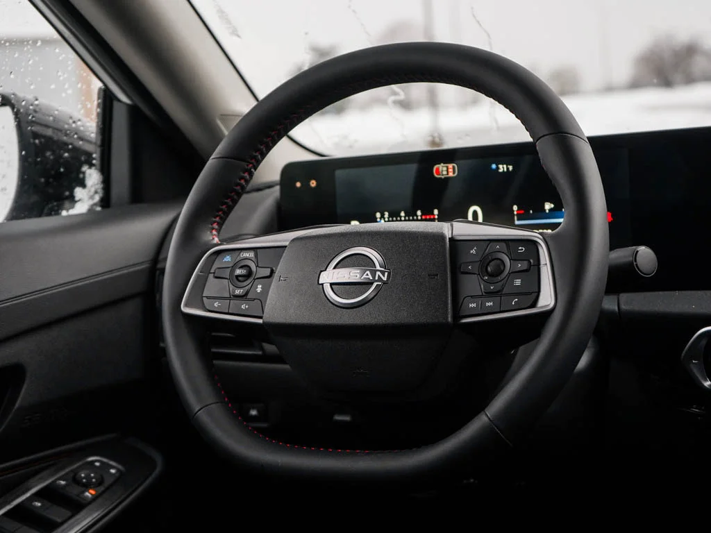 New 2026 Aspen White TriCoat / Super Black Two-tone Nissan SR image 13