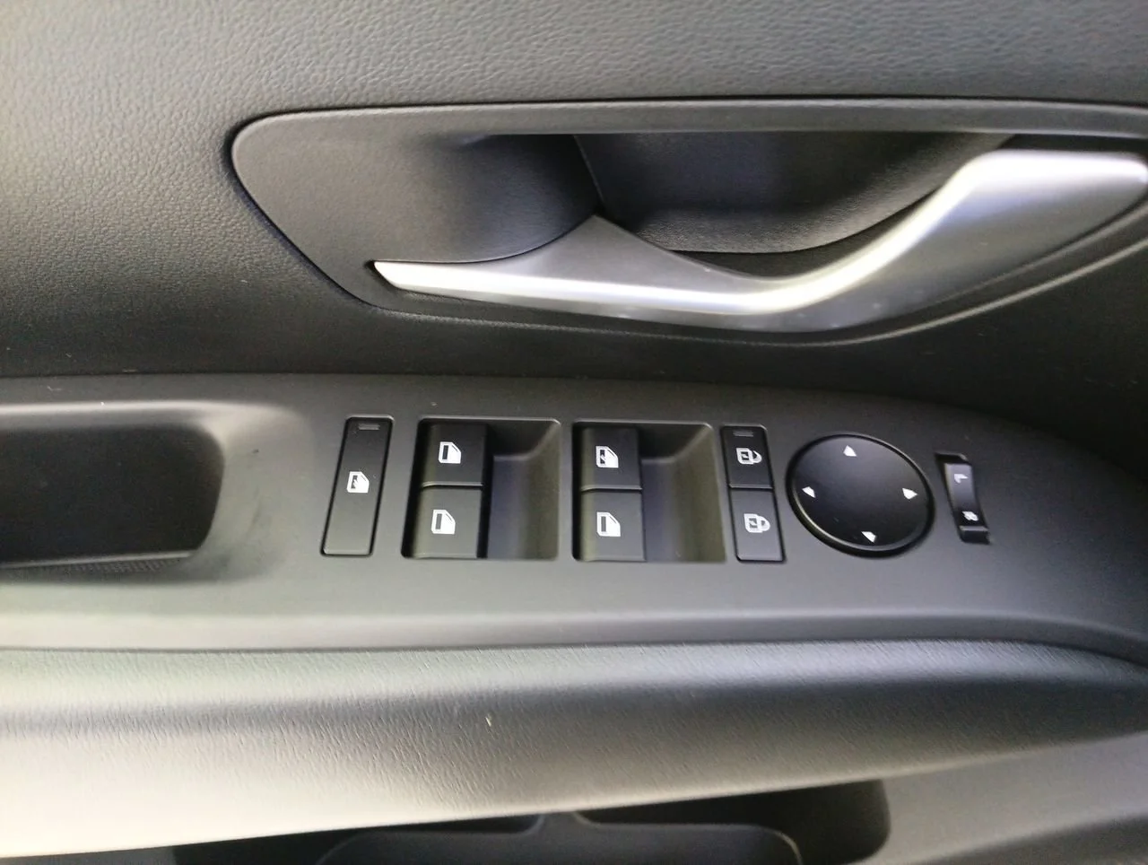 New 2026 White Pearl Tricoat Hyundai SE image 20