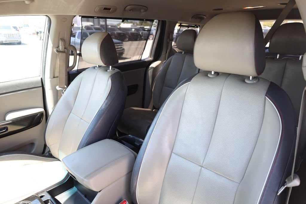 Used 2016 Snow White Pearl Kia EX image 16