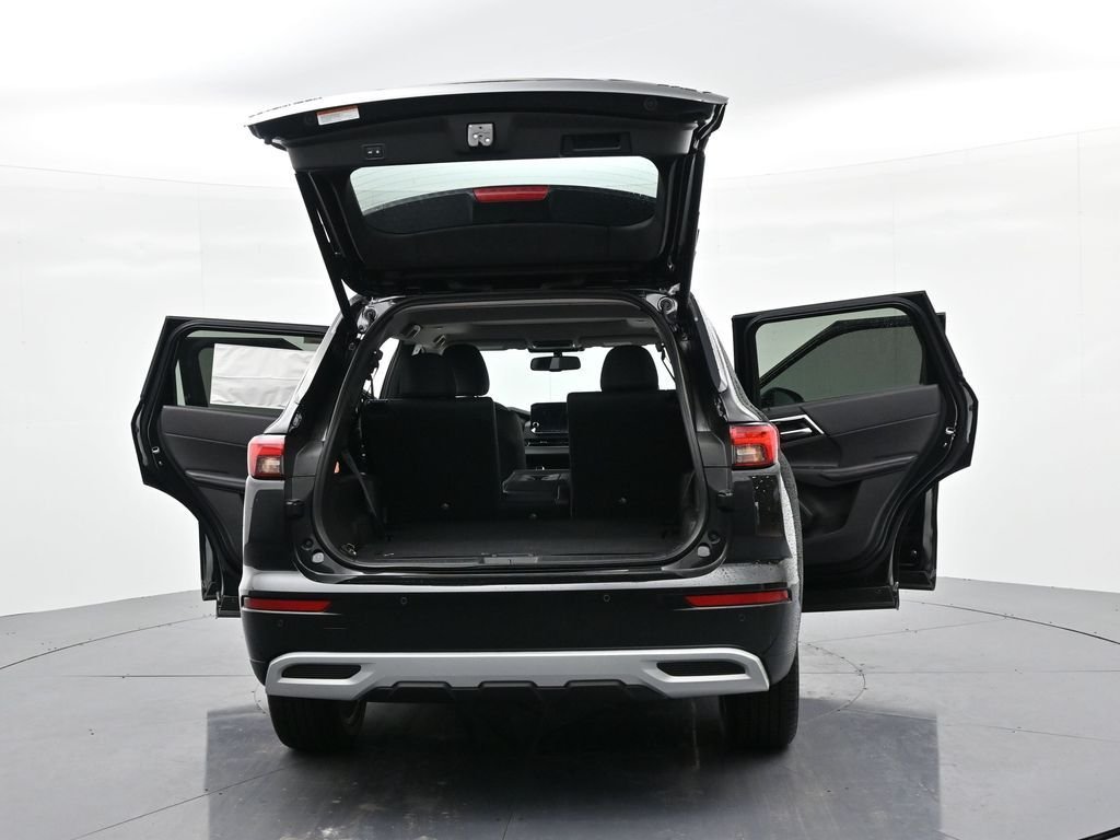 New 2025 Black Mitsubishi SE image 23