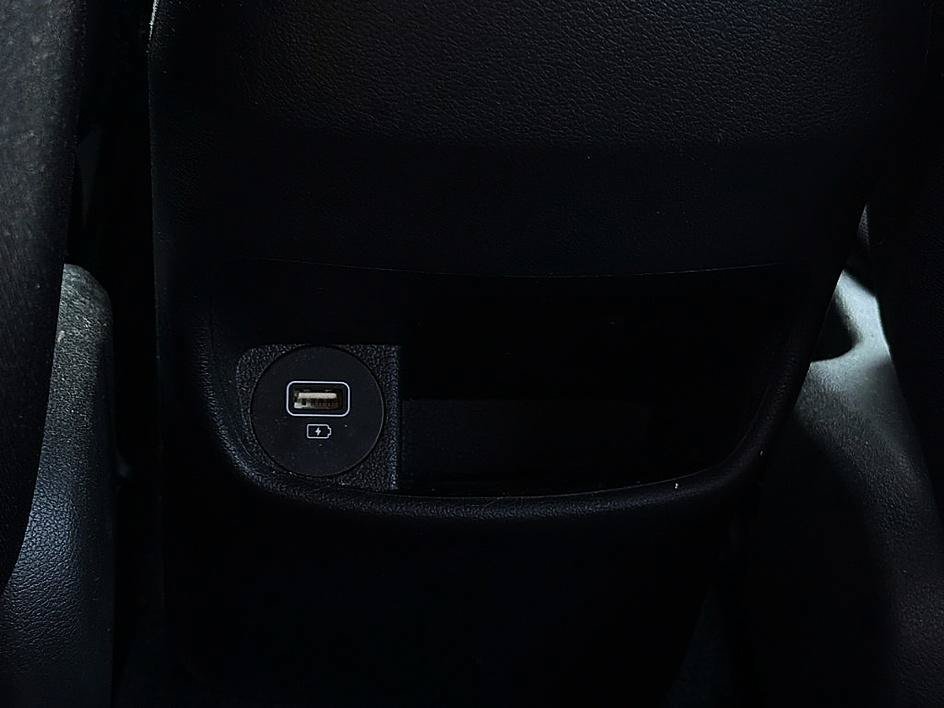 Used 2023 Cyber Silver Hyundai SE image 8