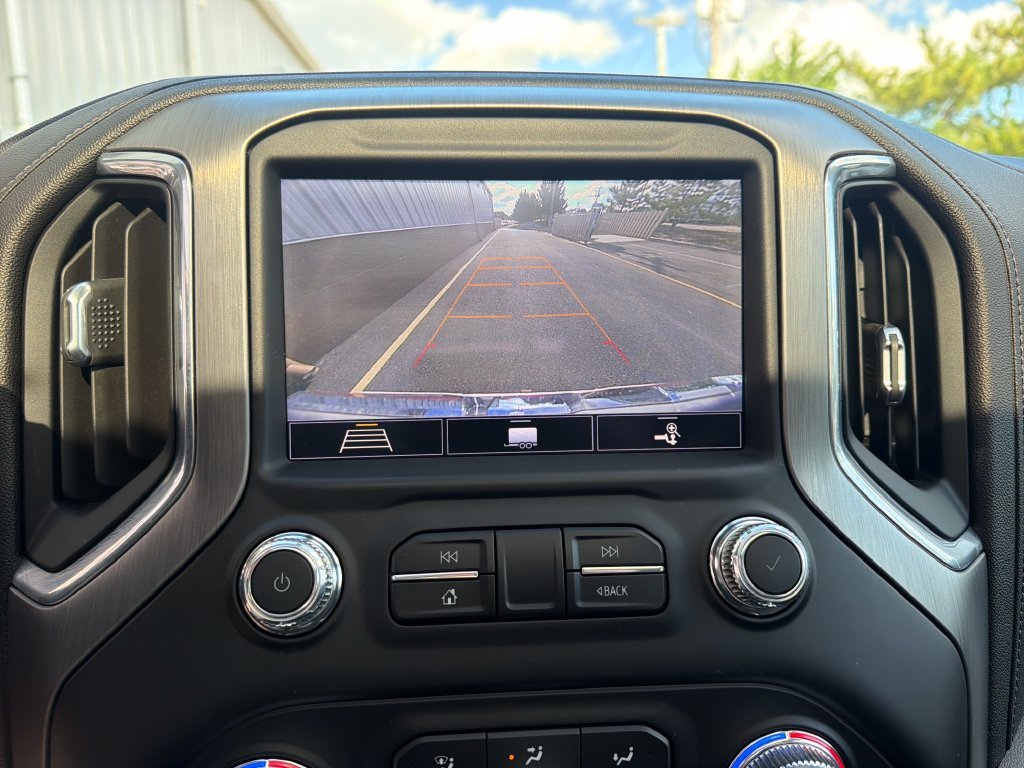 Used 2020 White GMC Denali image 26