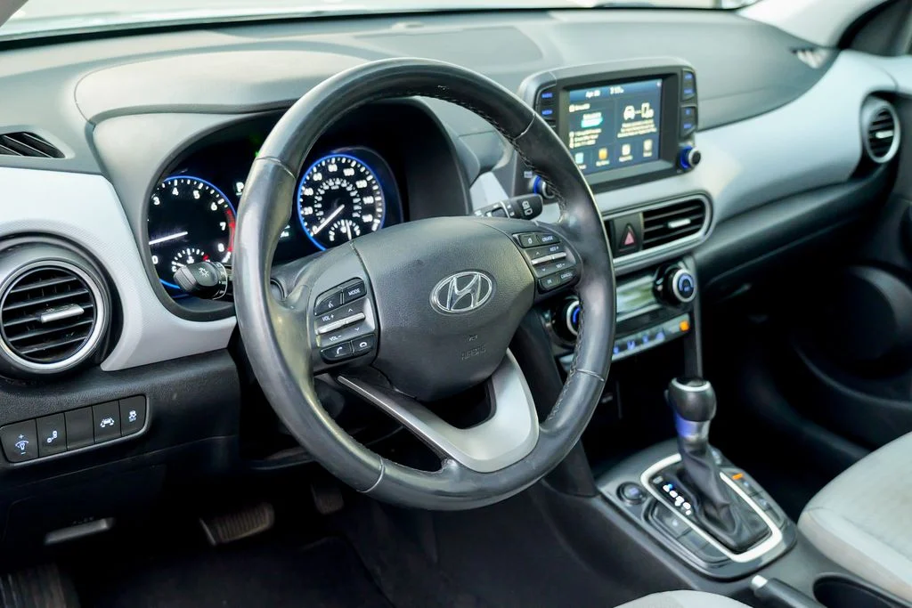 Used 2019 Sonic Silver Hyundai Limited image 20