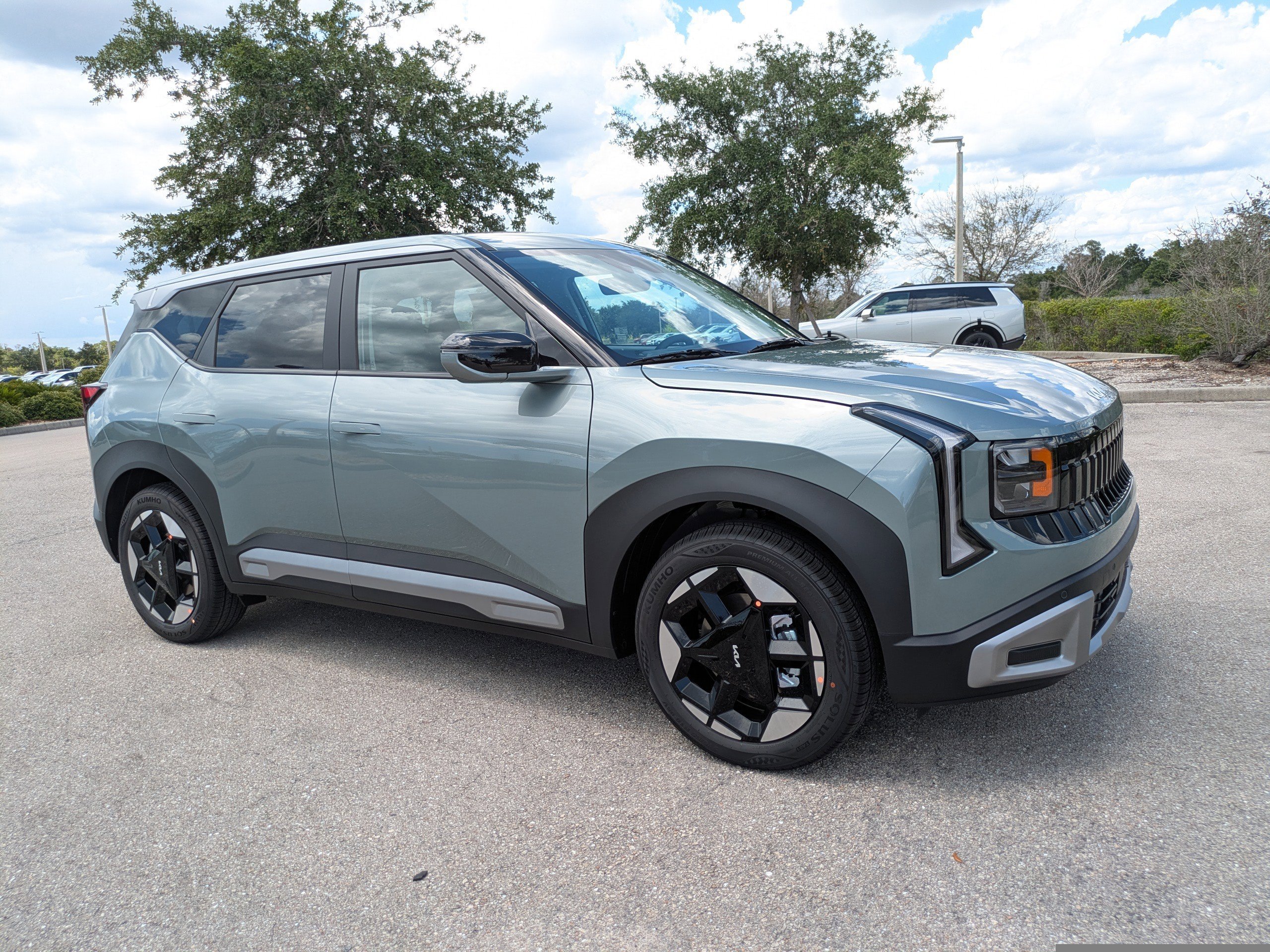 New 2027 Iceberg Green Kia EX image 2