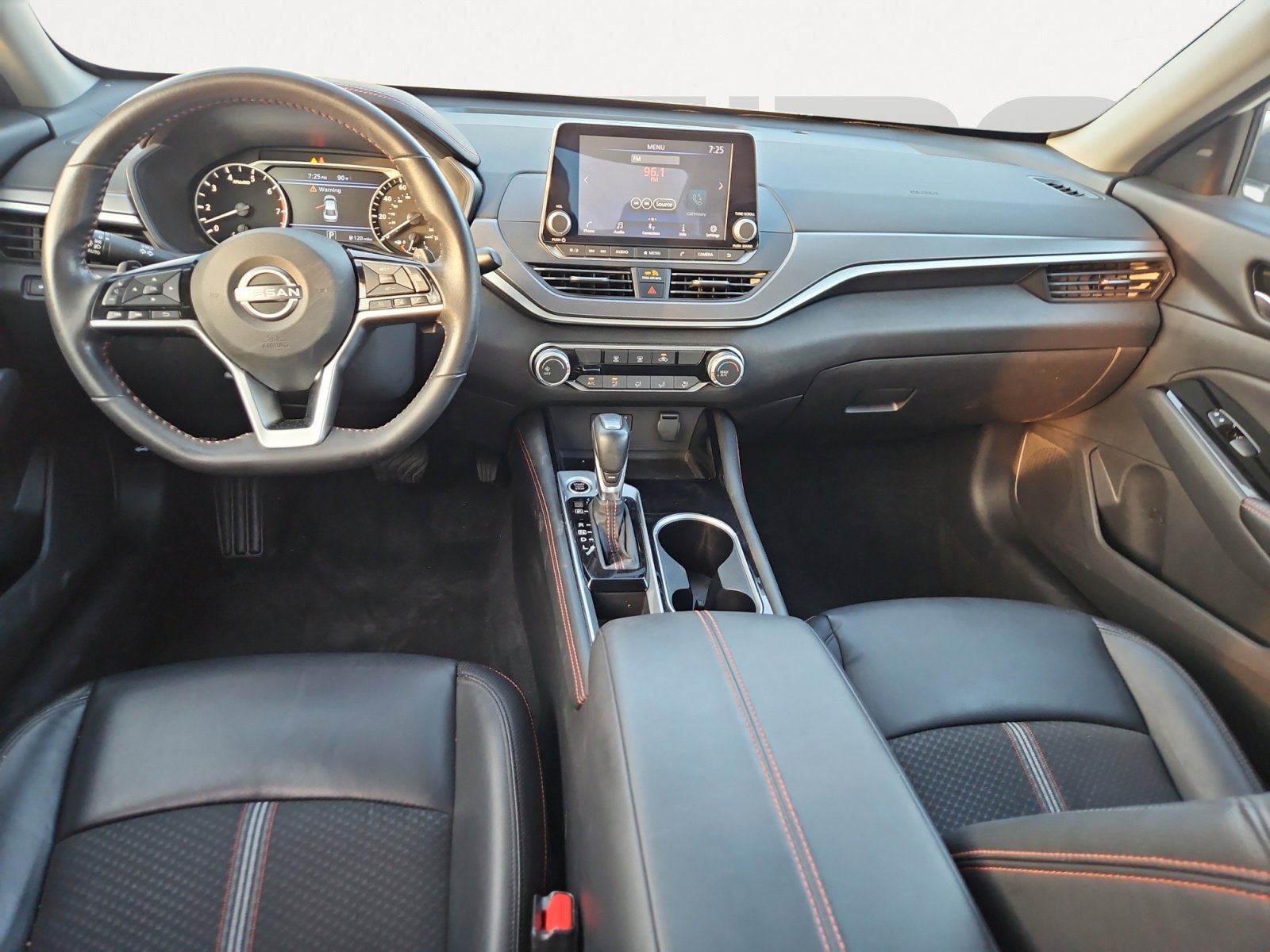 Used 2024 Glacier White Nissan 2.5 SR image 3