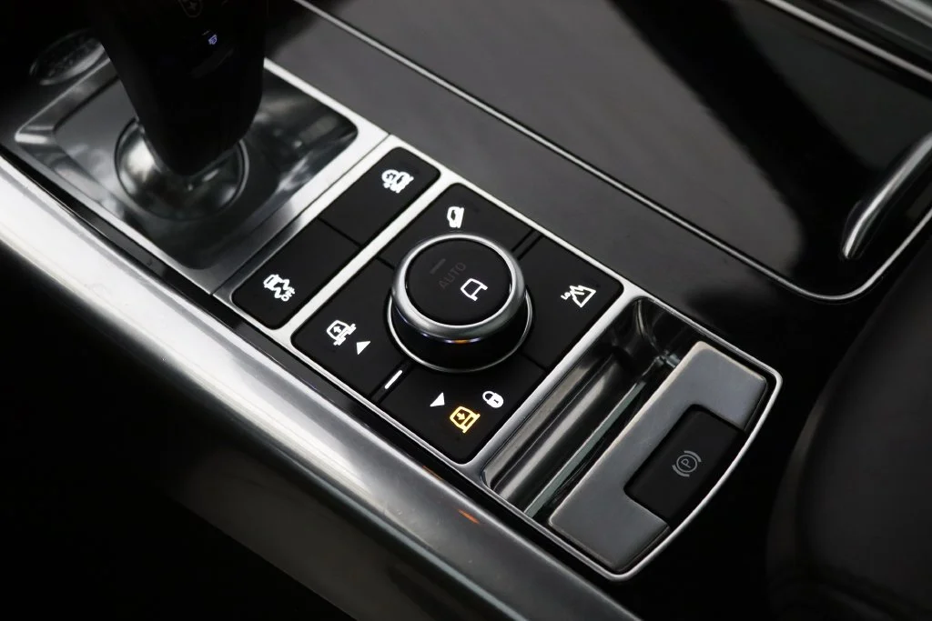 Used 2019 White Land Rover Supercharged image 34