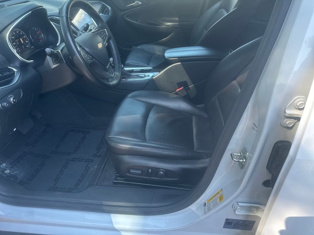 Used 2024 White Chevrolet LT image 8