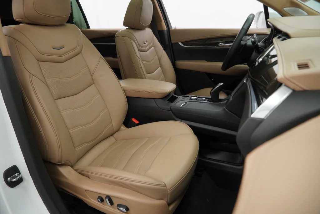 Used 2020 White Cadillac Premium Luxury image 41