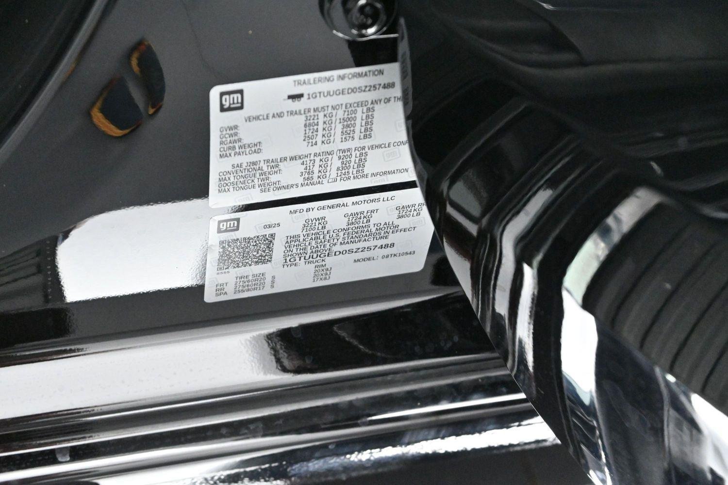 Used 2025 Onyx Black GMC Denali image 42