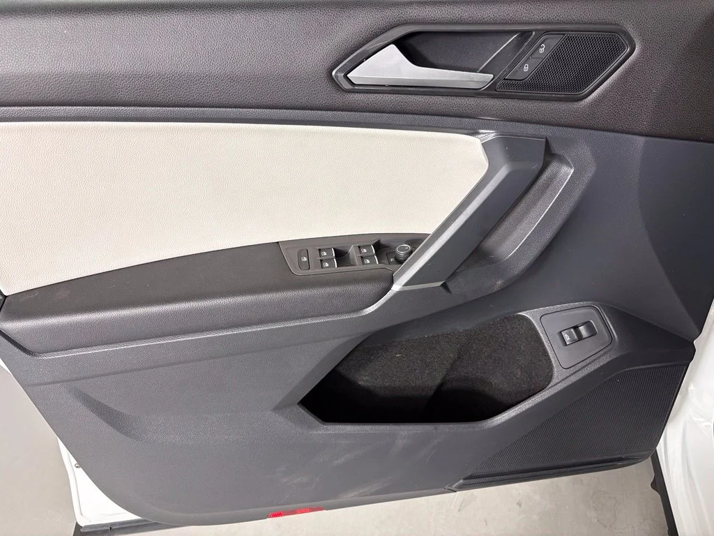 Used 2018  Volkswagen 2.0T SEL image 14
