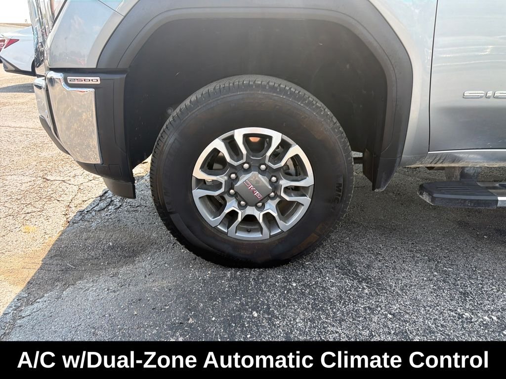 Used 2025 Silver GMC SLE image 30