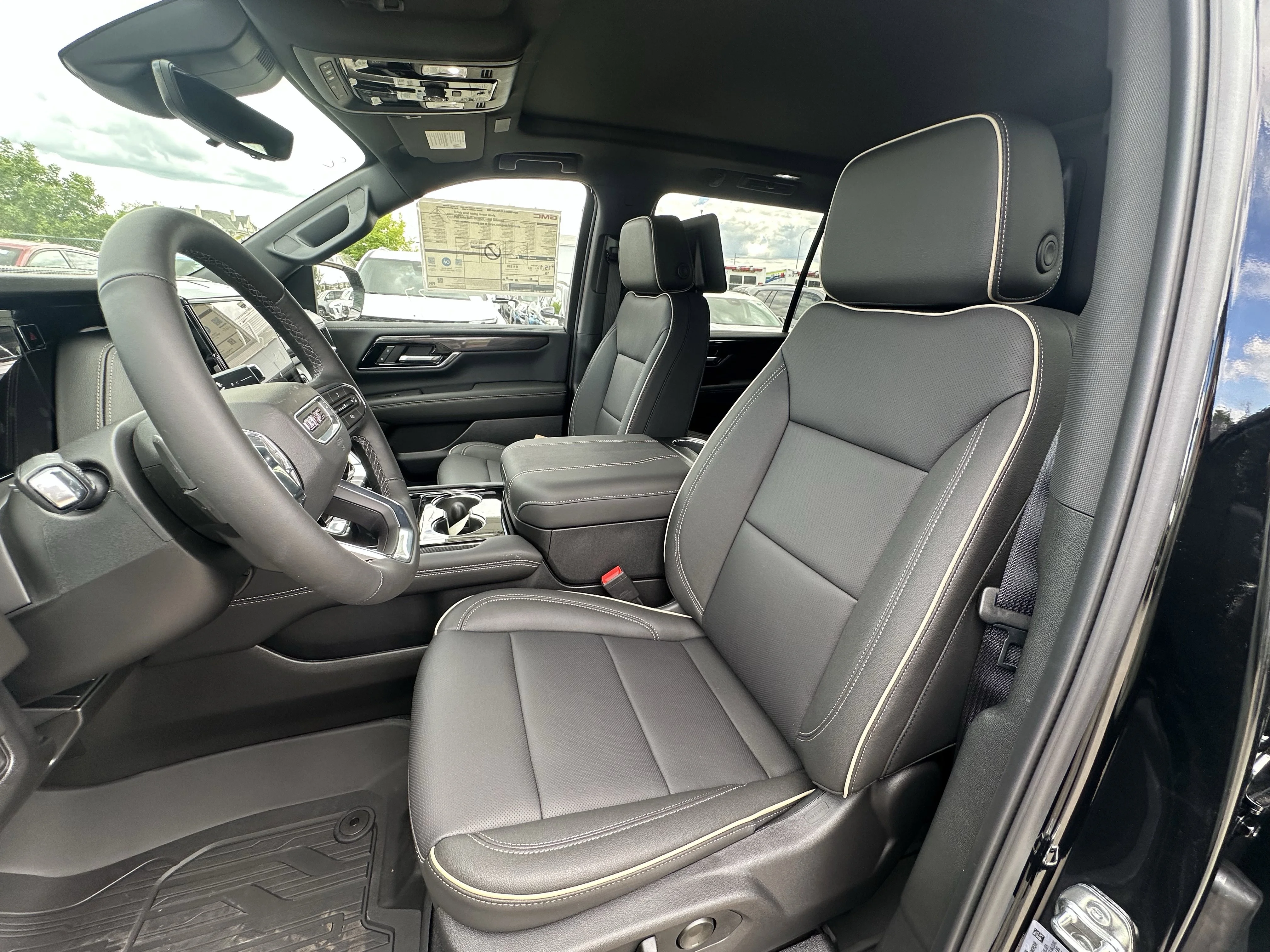 New 2026 Onyx Black GMC Elevation image 7
