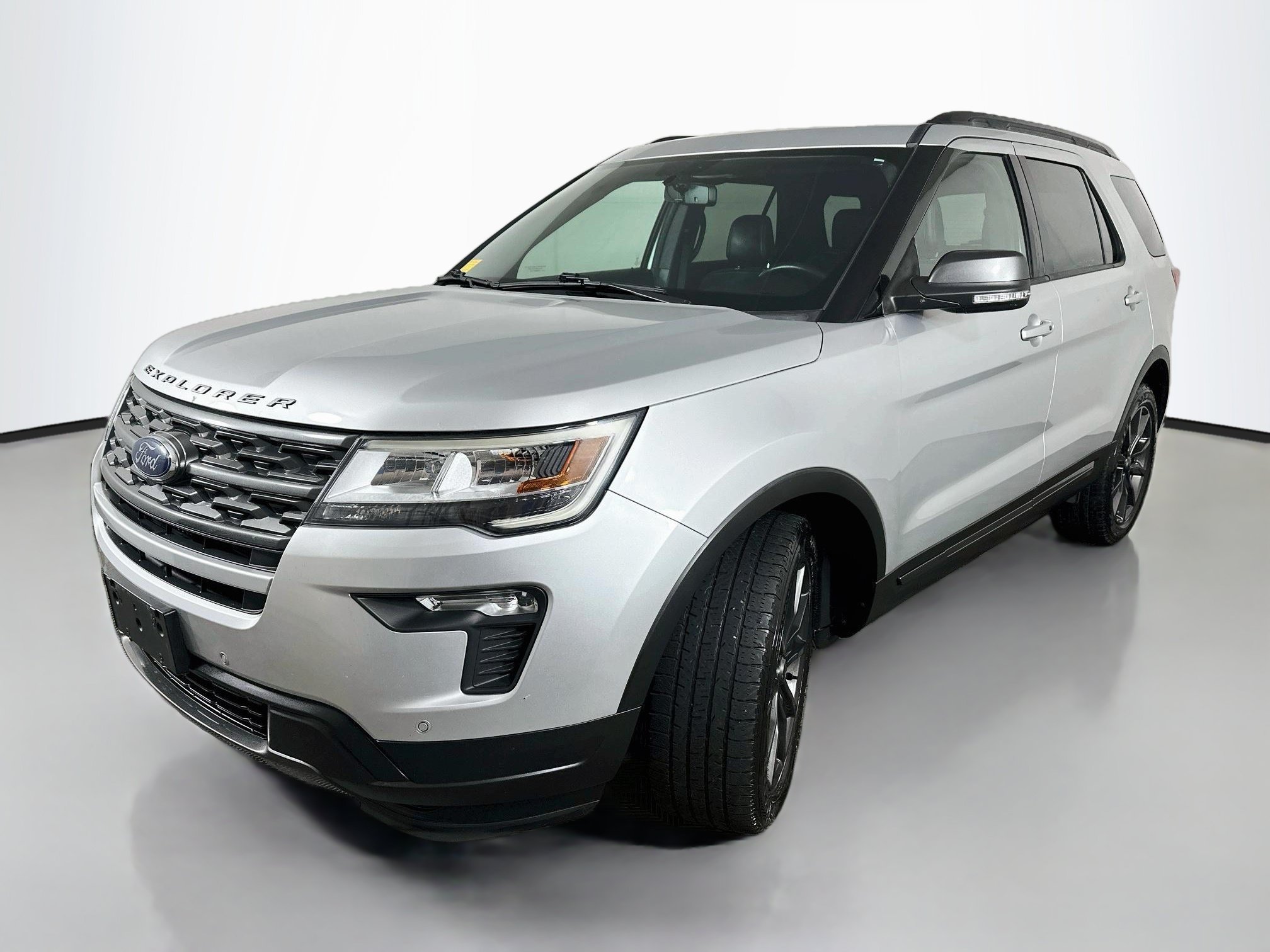 Used 2018 Ingot Silver Metallic Ford XLT image 3