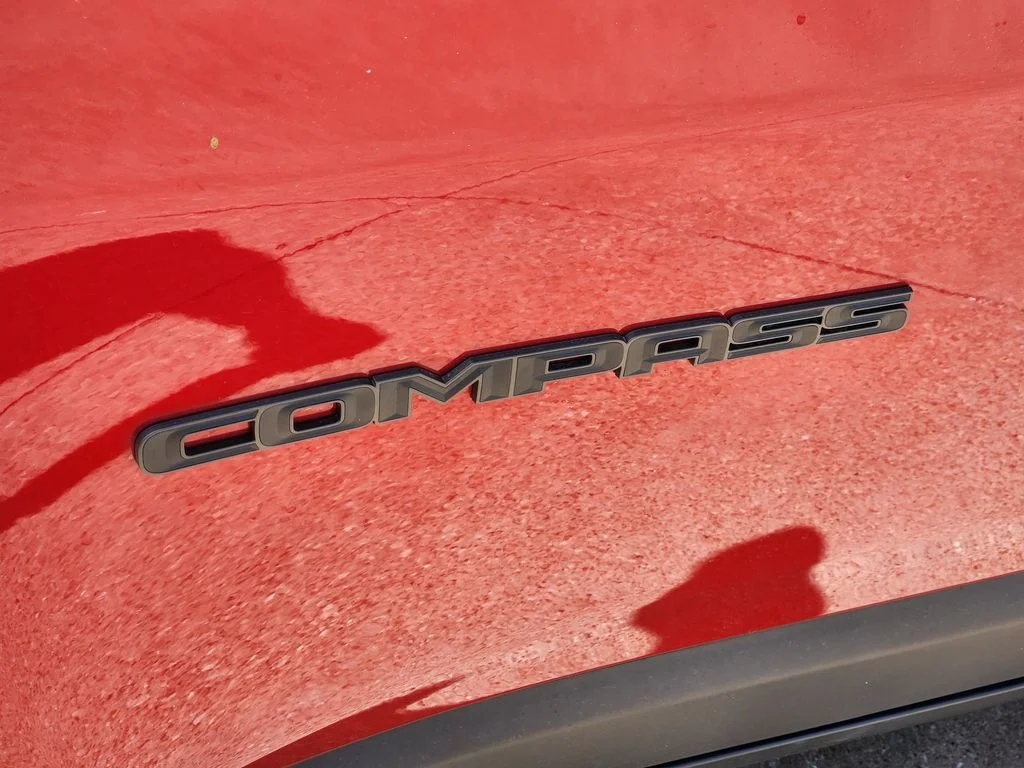 New 2026 Red Hot Pearlcoat Jeep Latitude image 9
