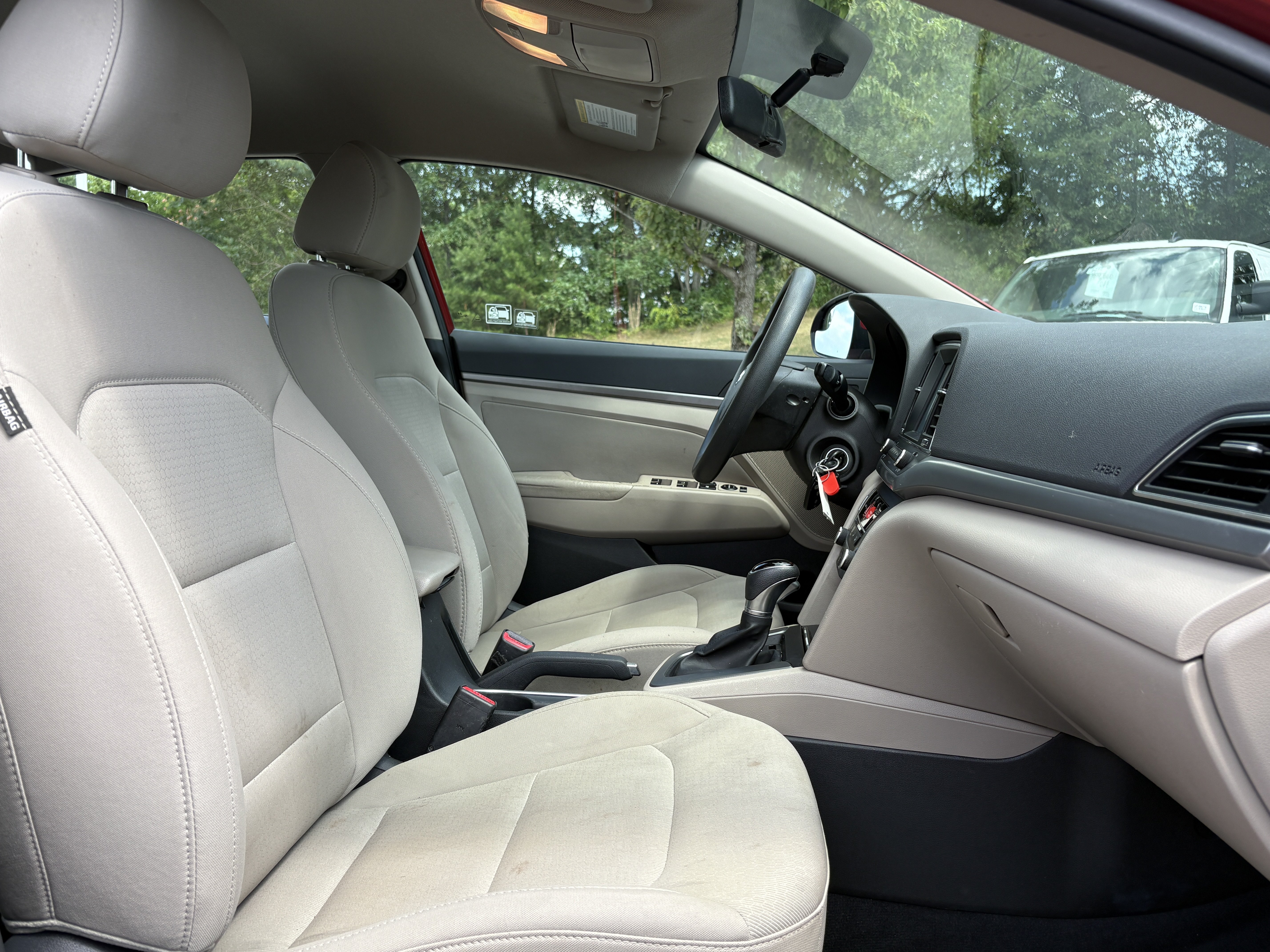 Used 2017 Scarlet Red Hyundai SE image 12