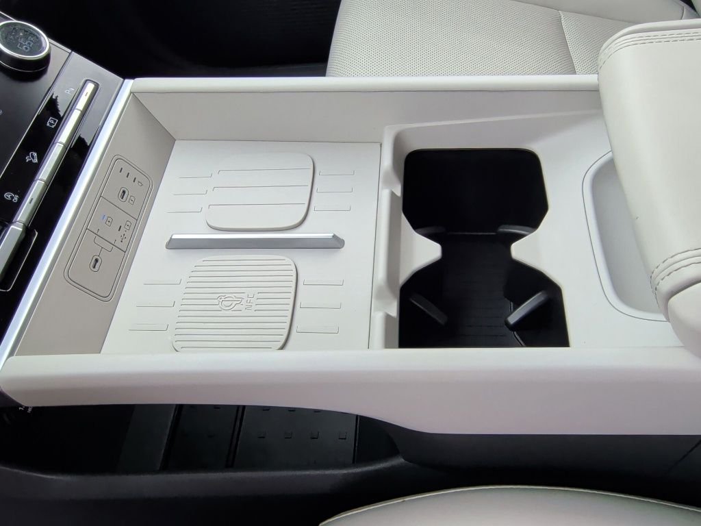 Used 2026 White Hyundai SEL image 26