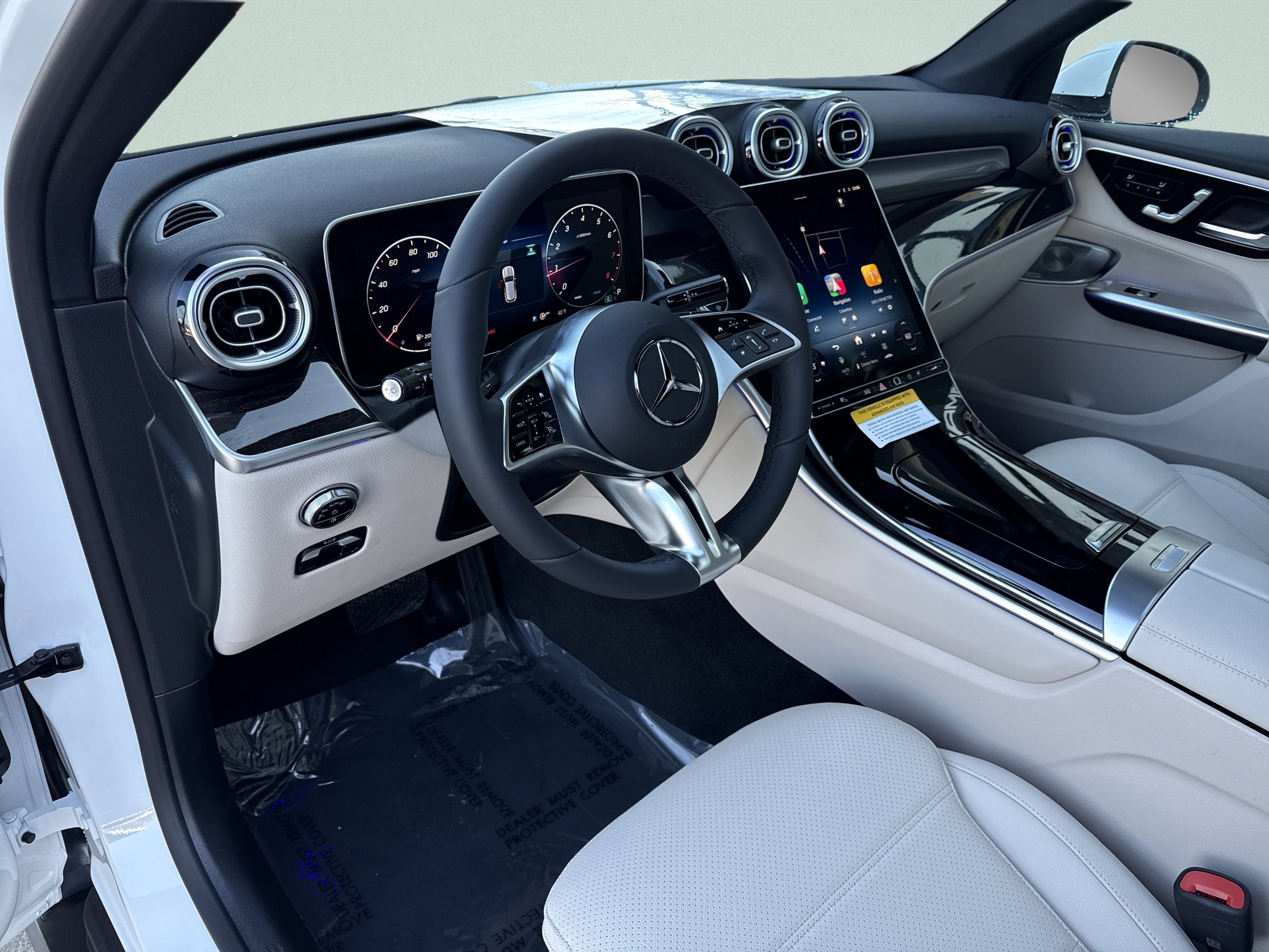 Used 2026 Polar White Mercedes-Benz GLC 300 image 15
