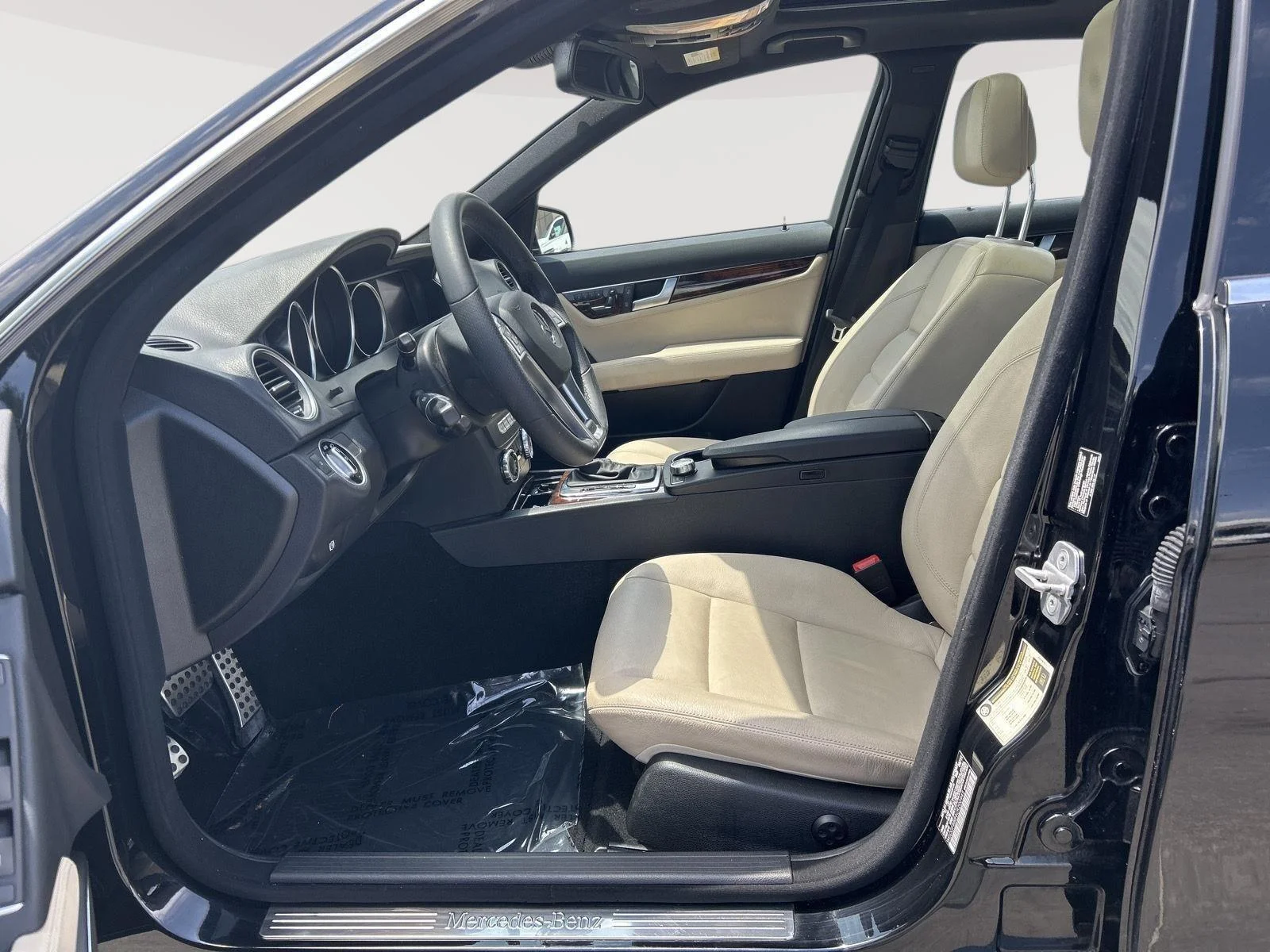 Used 2012  Mercedes-Benz C 300 Sport image 13