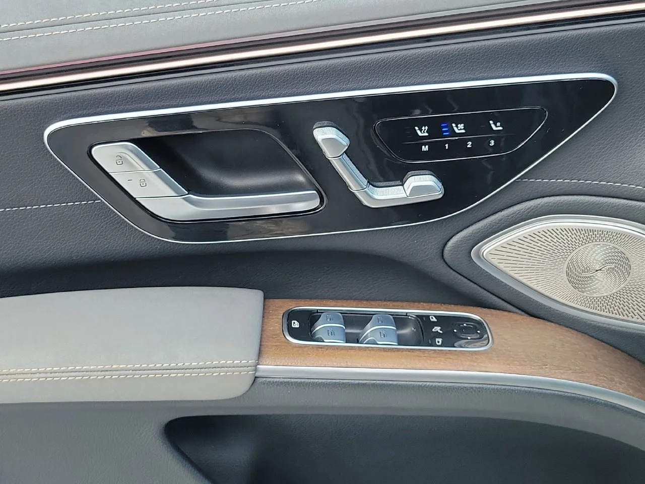Used 2023  Mercedes-Benz 450 image 18