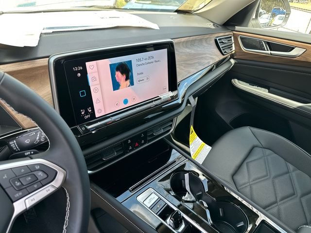 New 2026 White Volkswagen 2.0T SE w/Technology image 21