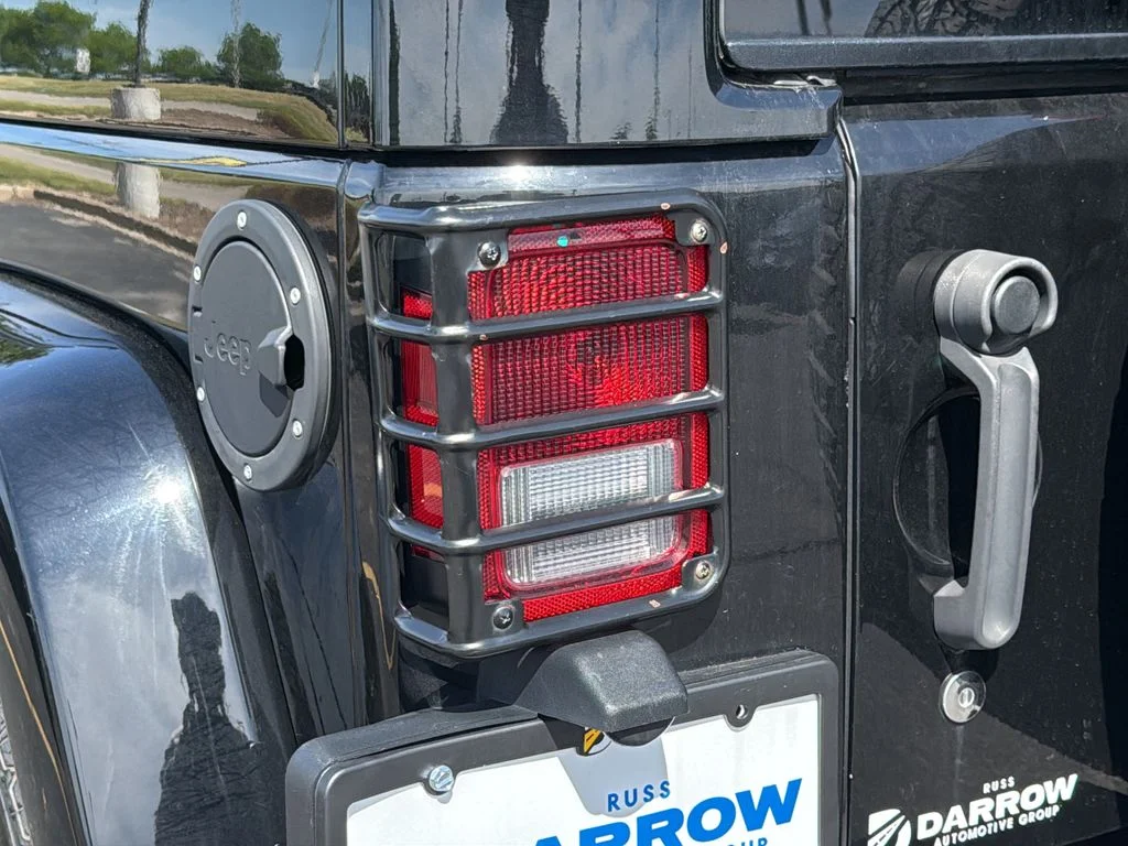 Used 2018 Black Jeep Unlimited Altitude image 13