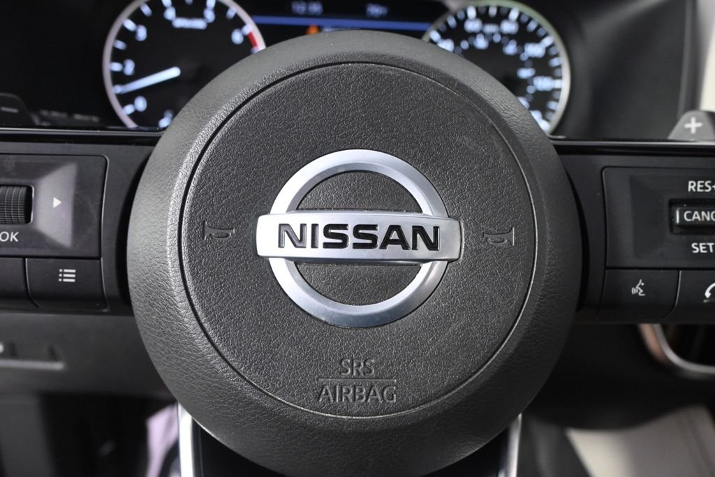 Used 2021 Pearl White Nissan SL image 34