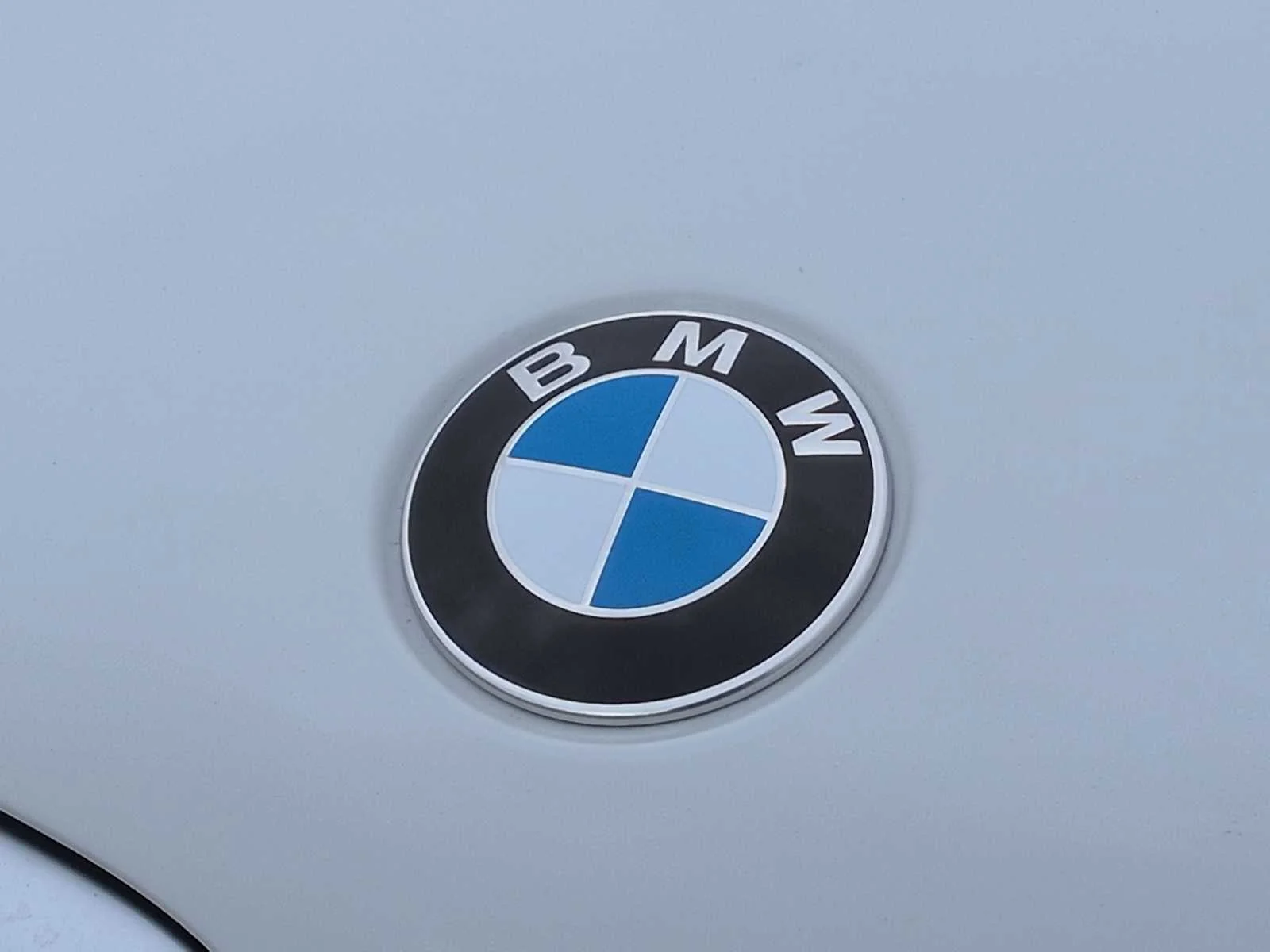 New 2026 Alpine White BMW xDrive40i image 11