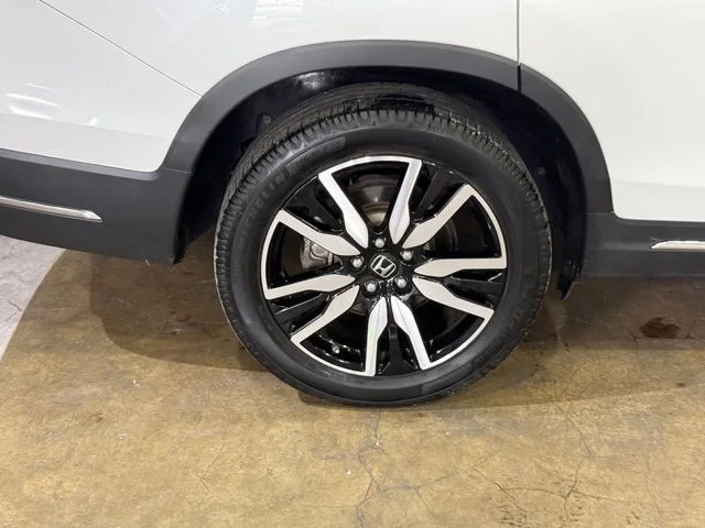 Used 2021 Platinum White Pearl Honda Touring image 6