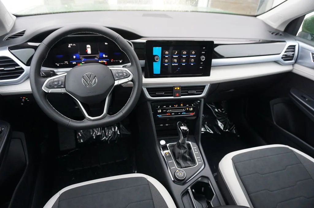 New 2026 Green Volkswagen 1.5T SE image 13