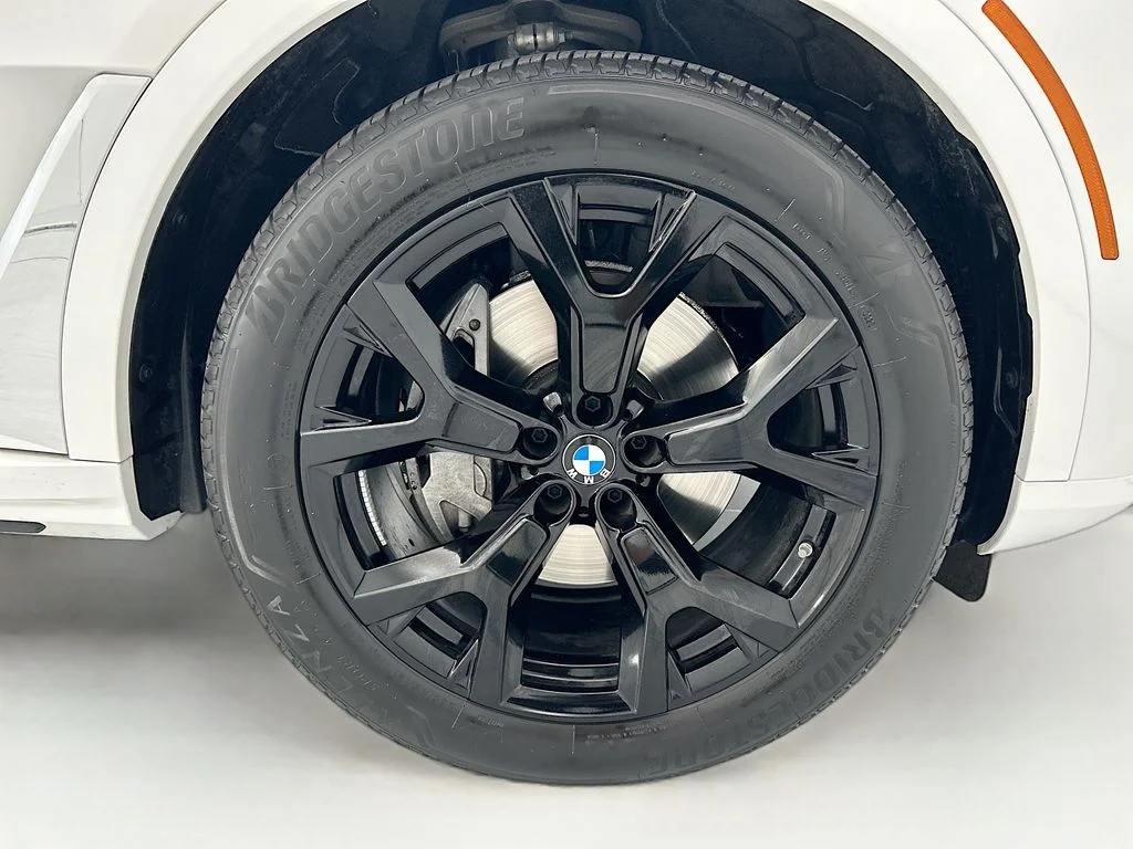 Used 2026 White BMW xDrive40i image 31