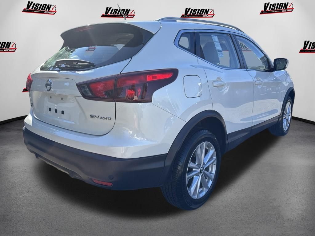 Used 2019 White Nissan SV image 5