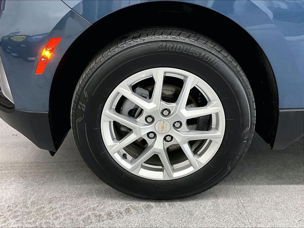 Used 2024 Lakeshore Blue Metallic Chevrolet LT image 7